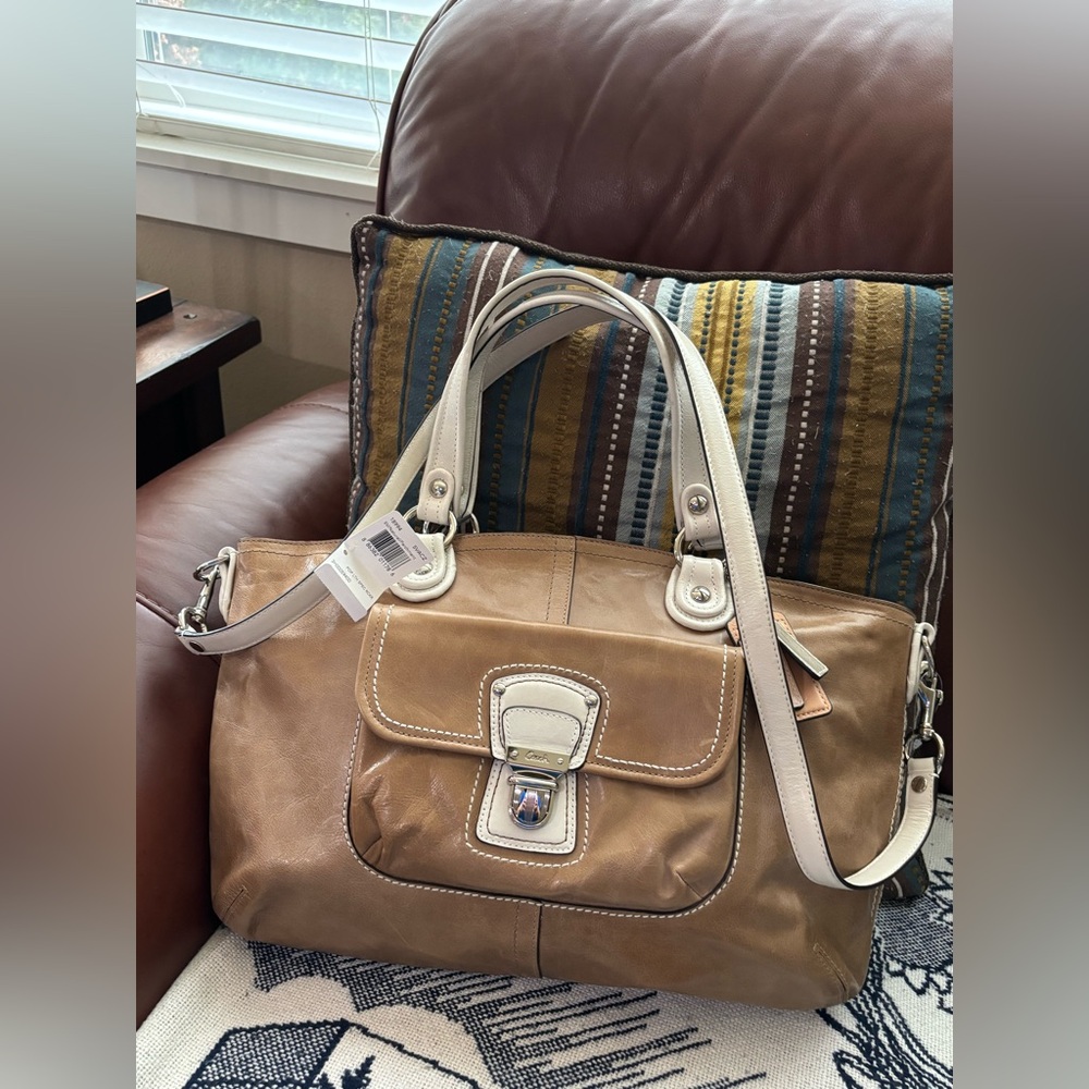 VTG Coach Tan and Cream Shoulder Bag(NWT)